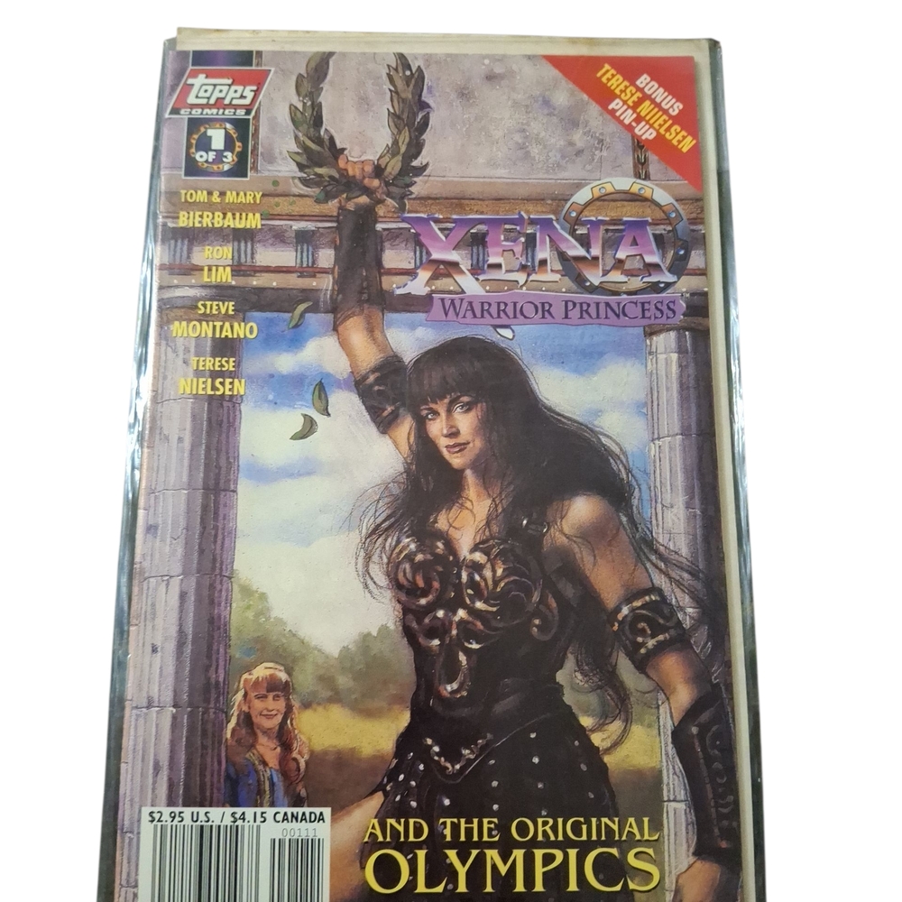 Topps Xena Warrior Princess Comic with Bonus Pack